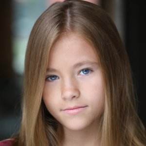 Shaylee Mansfield headshot