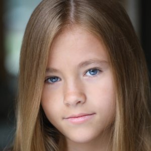 Shaylee Mansfield headshot