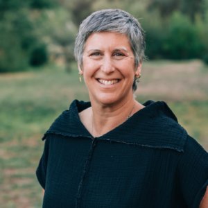 Beth Steinberg smiling headshot