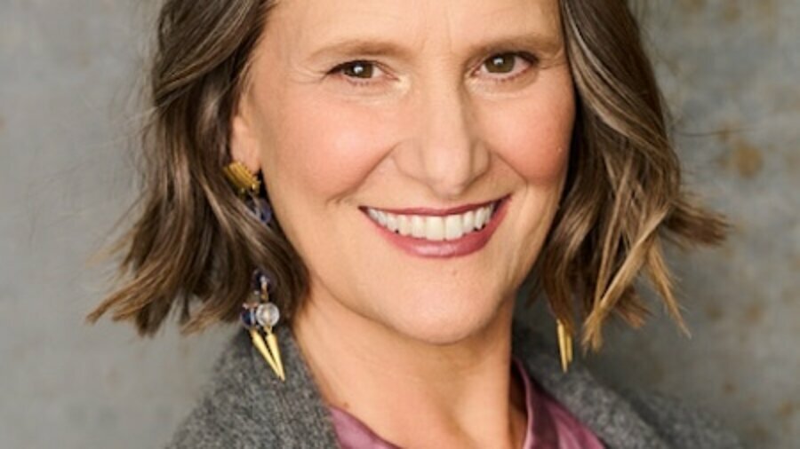 Jennifer Berry smiling headshot