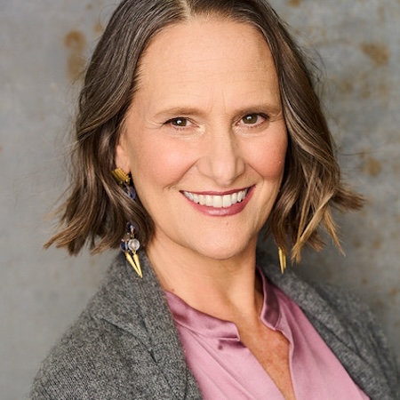 Jennifer Berry smiling headshot