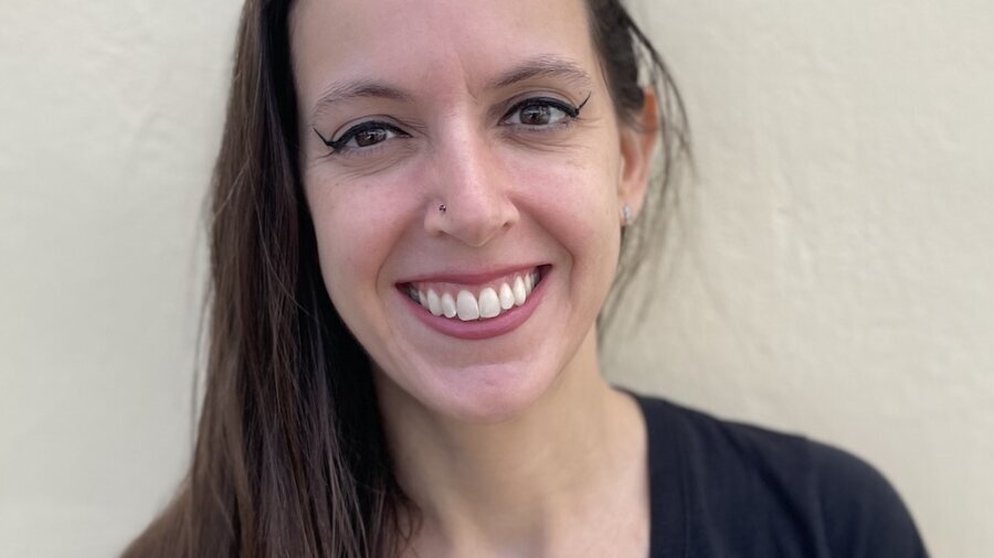Dana Braziel-Solovy smiling headshot