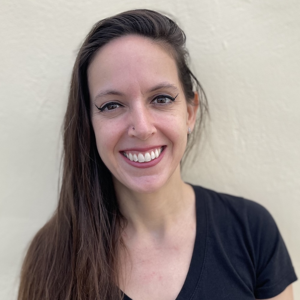 Dana Braziel-Solovy smiling headshot
